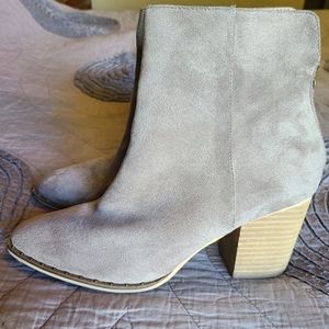 Beast Fashion Women's Size 9 Taupe Ankle Boots purchased from The Buckle.
